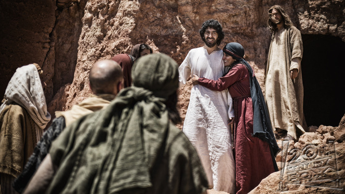 Scene 7/50 - Exterior Tomb; The crowd watch as Lazarus (ANAS CHENIN) with Jesus (DIOGO MORCALDO), Peter (DARWIN SHAW) and Judas (JOE WREDDEN) present.